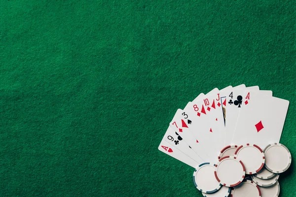 erek 82 mobile app interfaces showing live blackjack and deposit options on Android and iOS